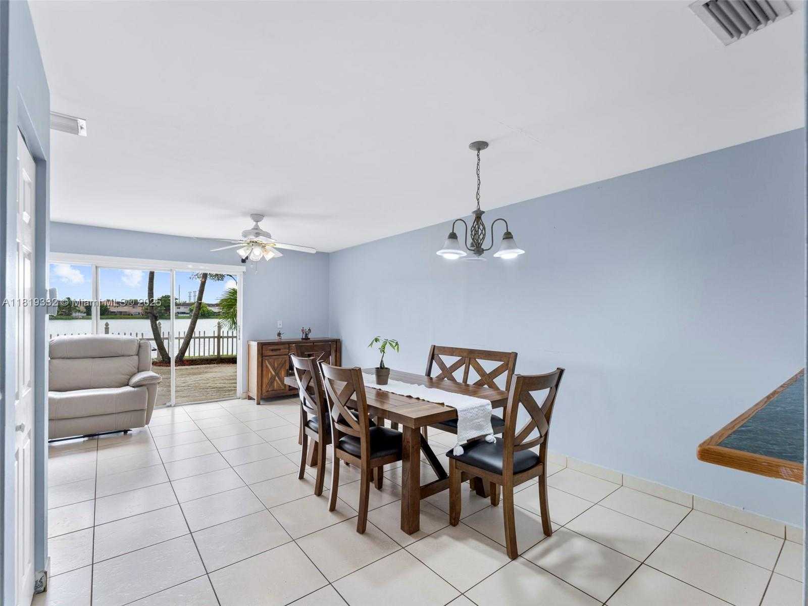 Small Image of 17337 SOUTH WEST 140TH CT, Miami Number 12