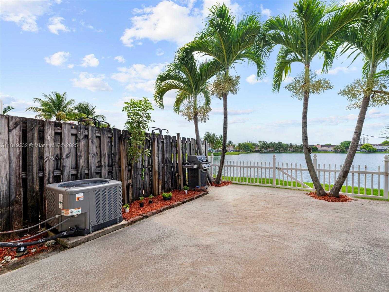 Small Image of 17337 SOUTH WEST 140TH CT, Miami Number 21