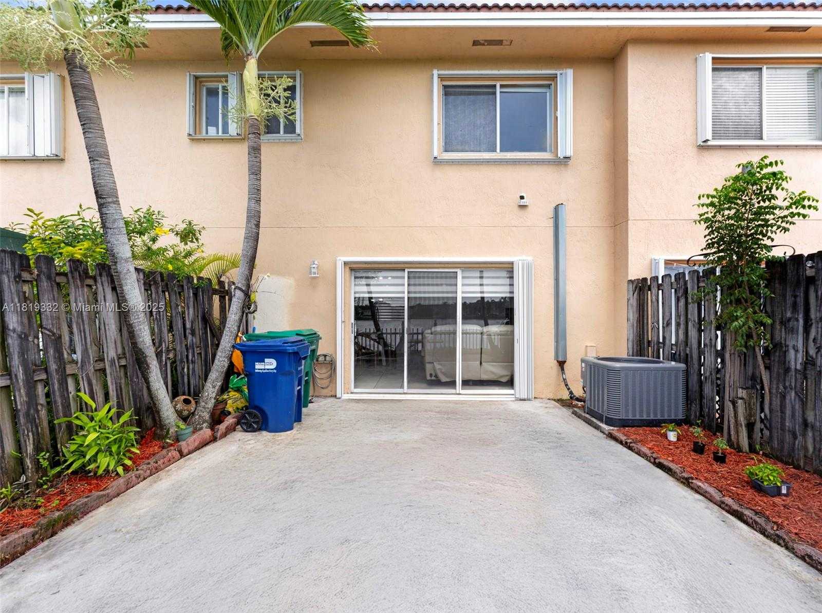 Small Image of 17337 SOUTH WEST 140TH CT, Miami Number 22