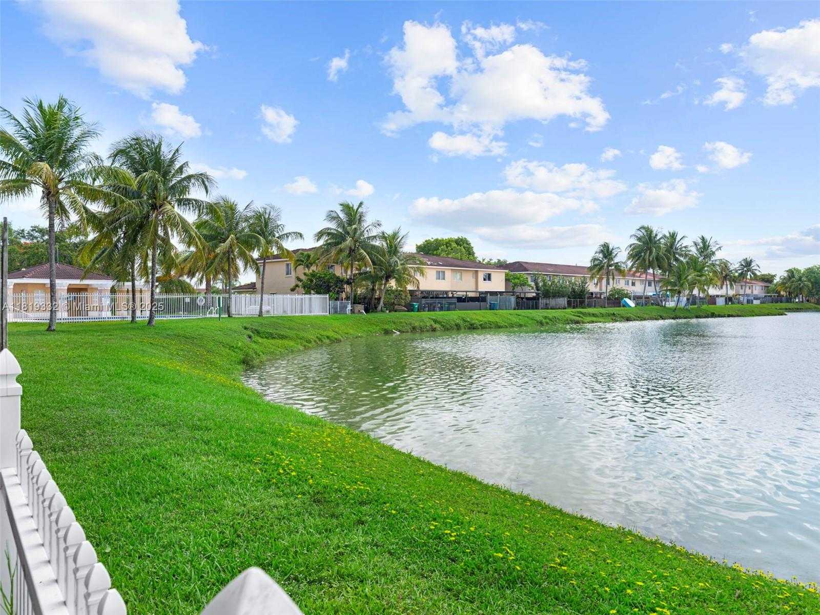 Small Image of 17337 SOUTH WEST 140TH CT, Miami Number 23