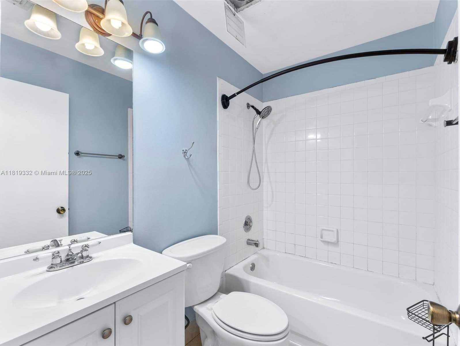 Small Image of 17337 SOUTH WEST 140TH CT, Miami Number 26