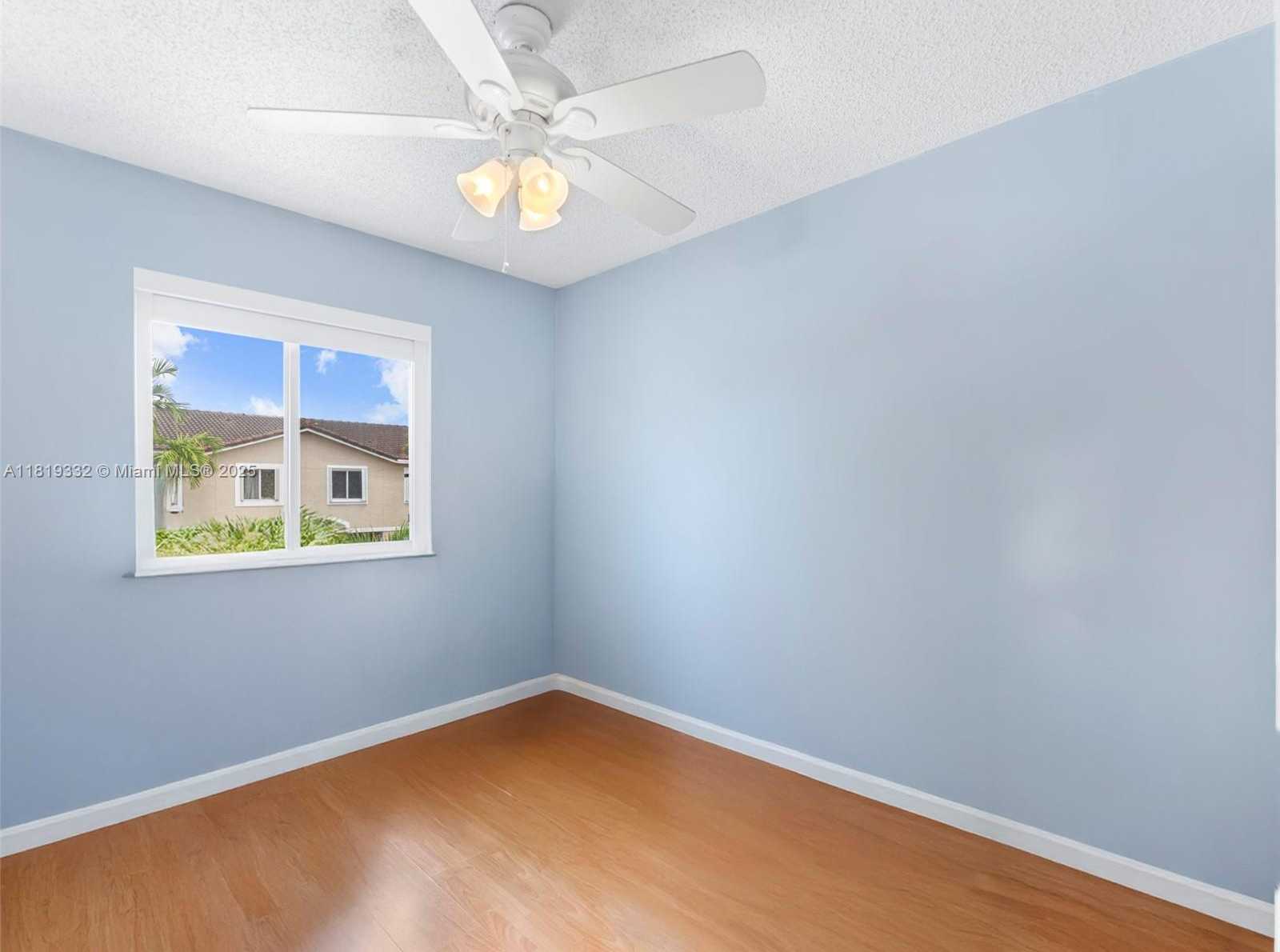 Small Image of 17337 SOUTH WEST 140TH CT, Miami Number 28
