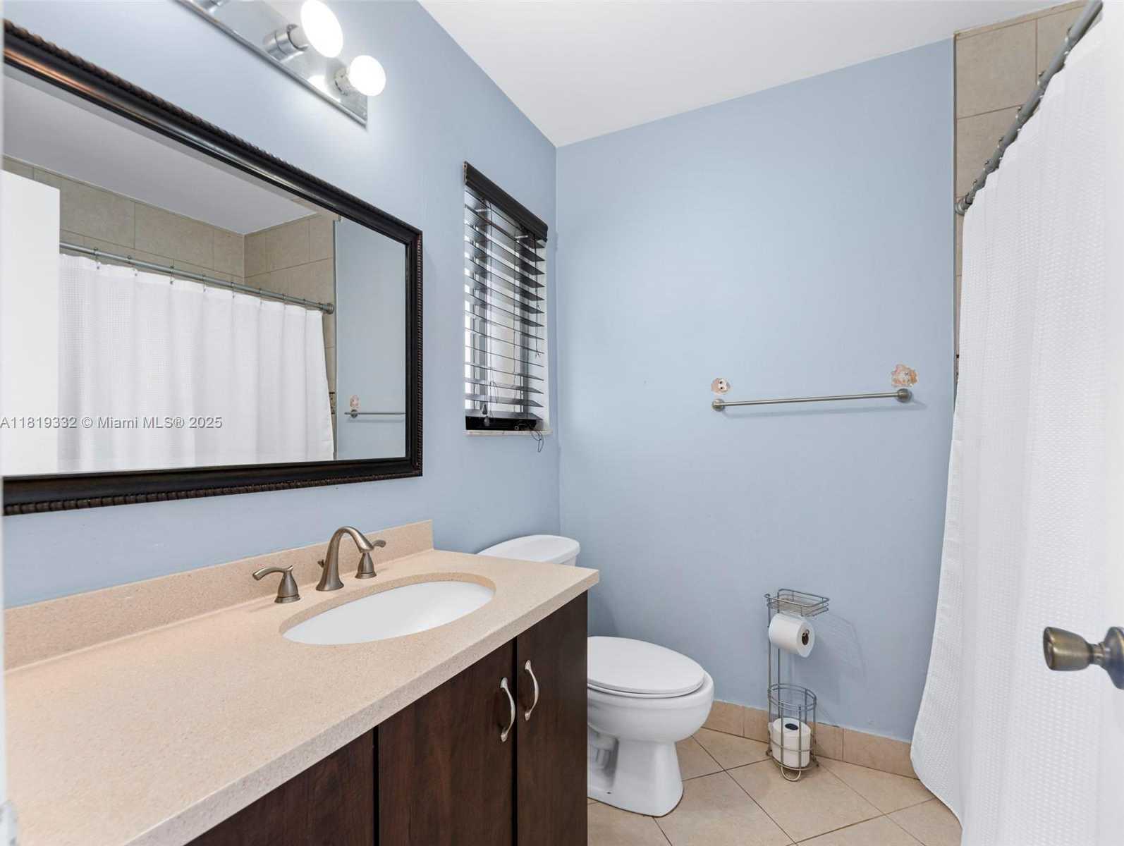 Small Image of 17337 SOUTH WEST 140TH CT, Miami Number 34