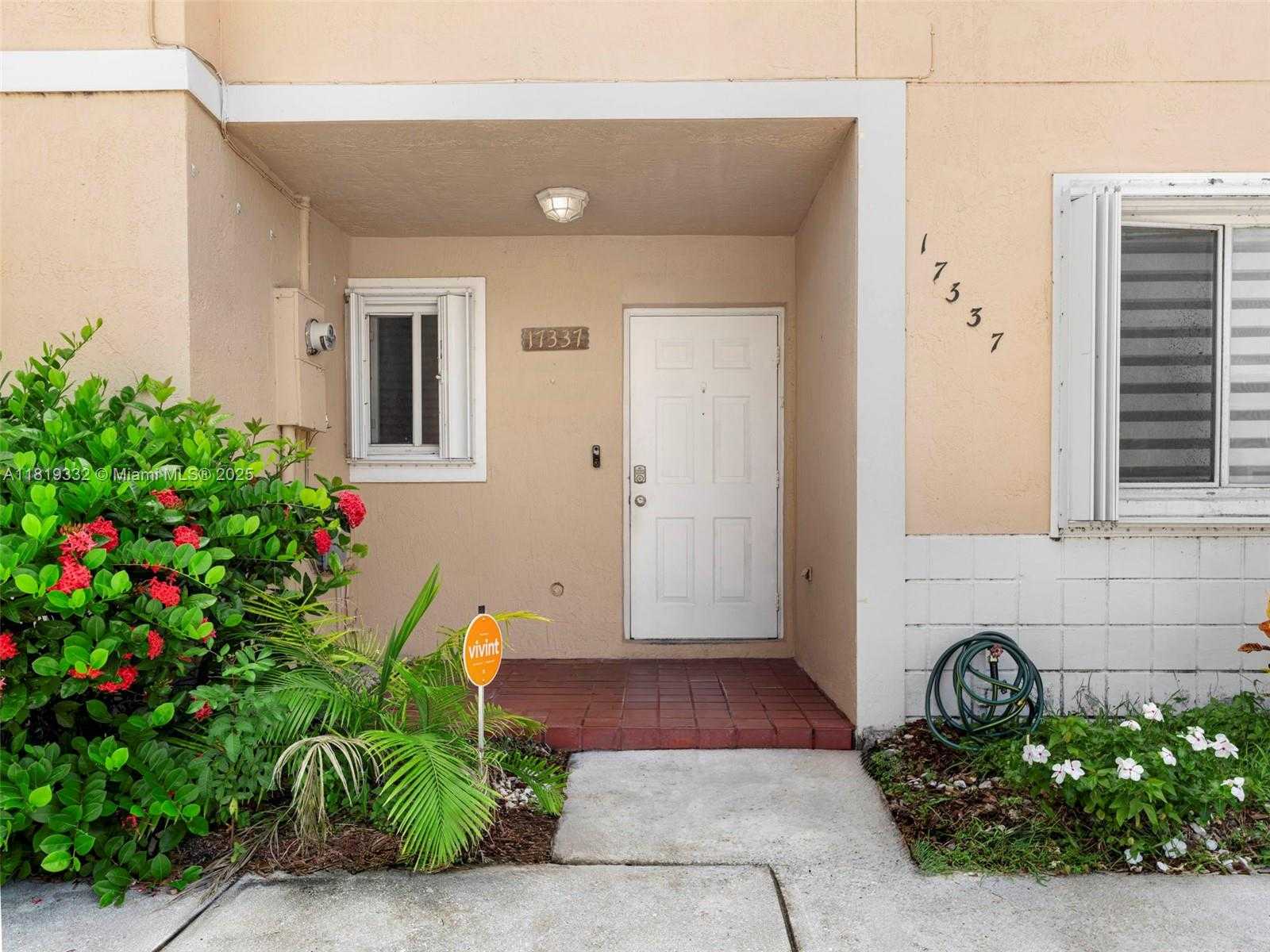 Small Image of 17337 SOUTH WEST 140TH CT, Miami Number 4