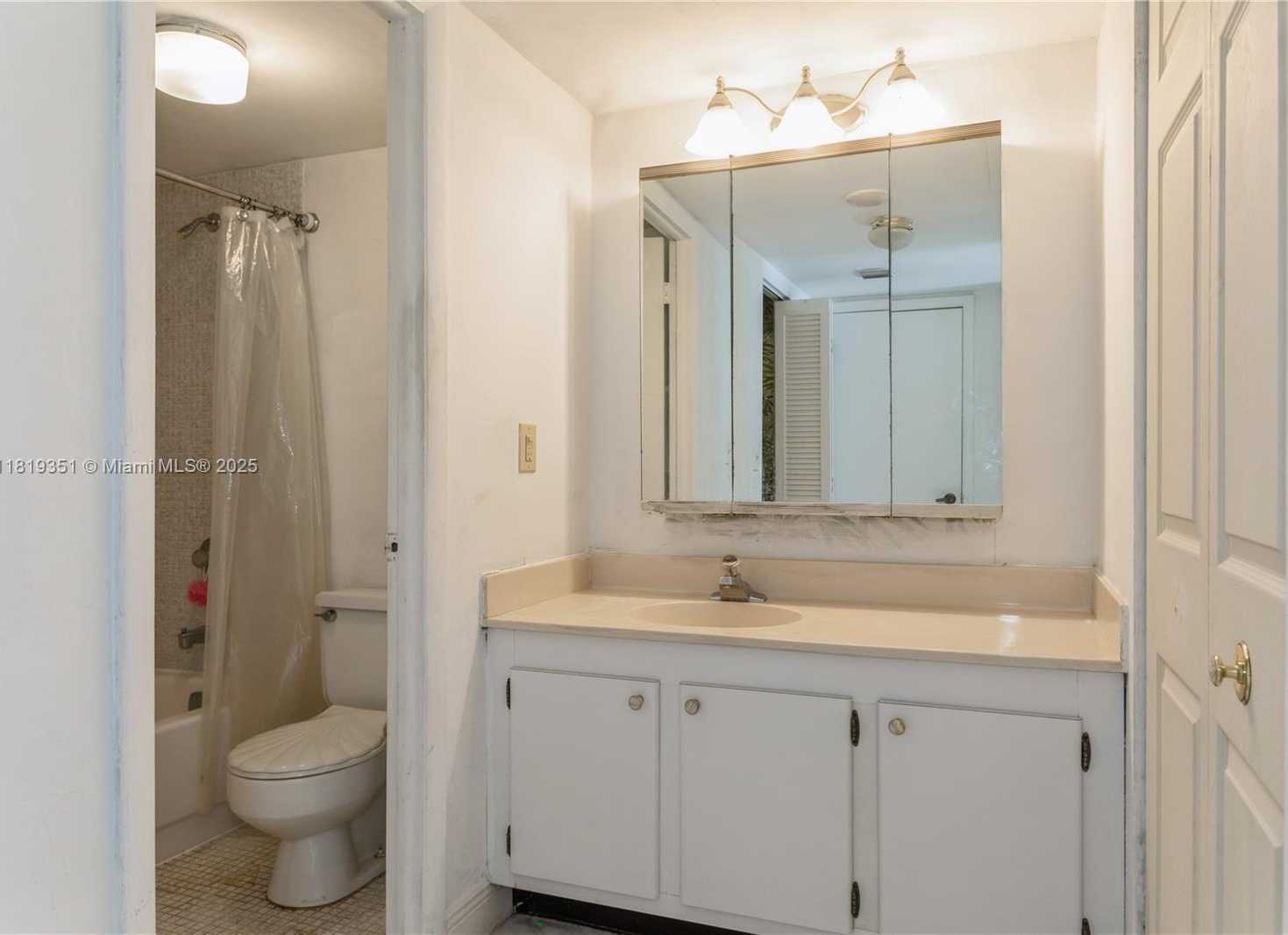 Small Image of 9273 COLLINS AVE #1101, Surfside Number 16