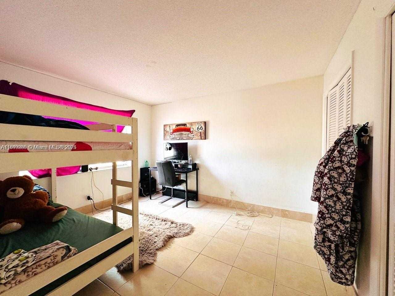 Small Image of 2420 JOHNSON ST #202, Hollywood Number 12