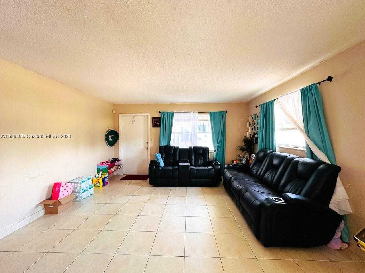 Small Image of 2420 JOHNSON ST #202, Hollywood Number 3