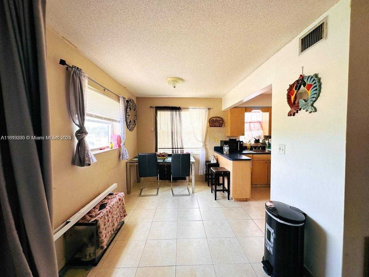 Small Image of 2420 JOHNSON ST #202, Hollywood Number 6