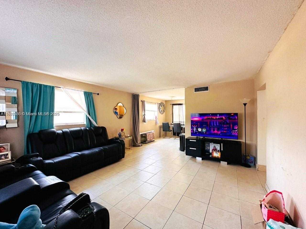 Small Image of 2420 JOHNSON ST #202, Hollywood Number 8