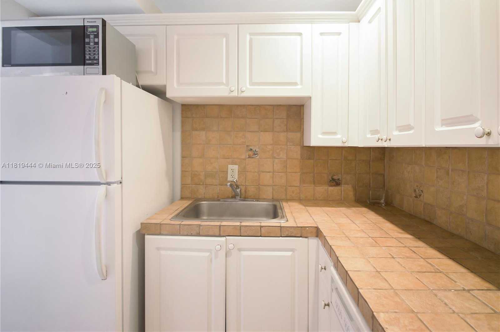 Small Image of 800 WEST AVE #937, Miami Beach Number 4