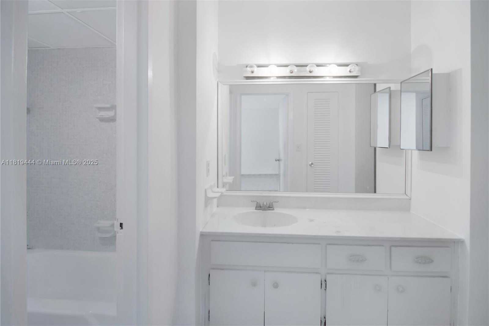 Small Image of 800 WEST AVE #937, Miami Beach Number 5