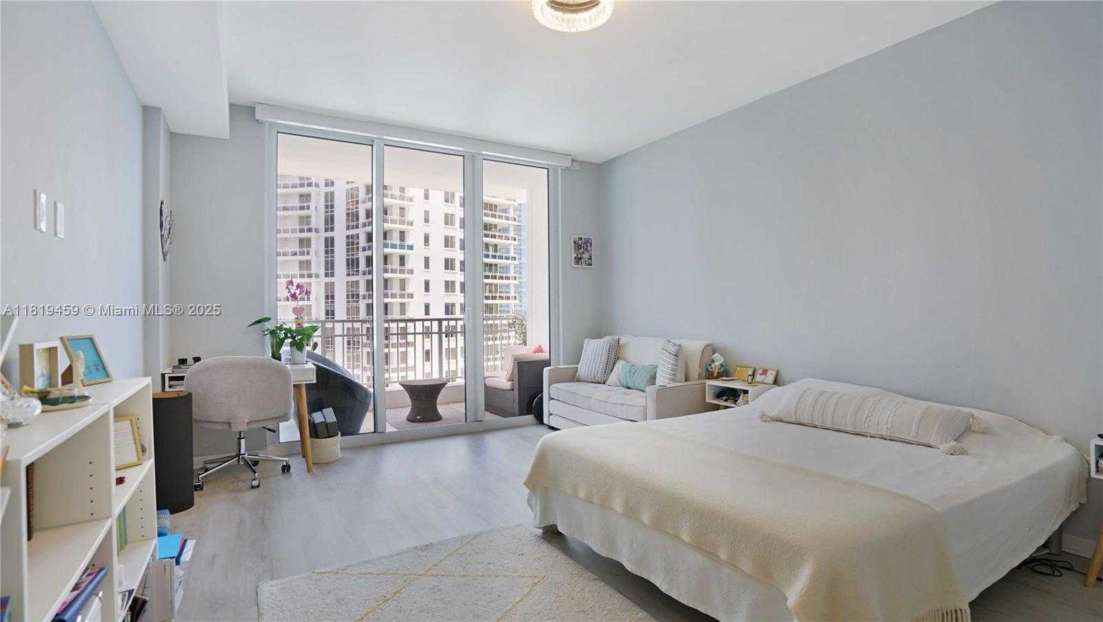 Small Image of 801 BRICKELL KEY BLVD #2210, Miami Number 20