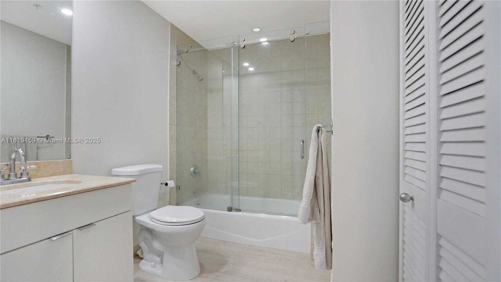 Small Image of 801 BRICKELL KEY BLVD #2210, Miami Number 25