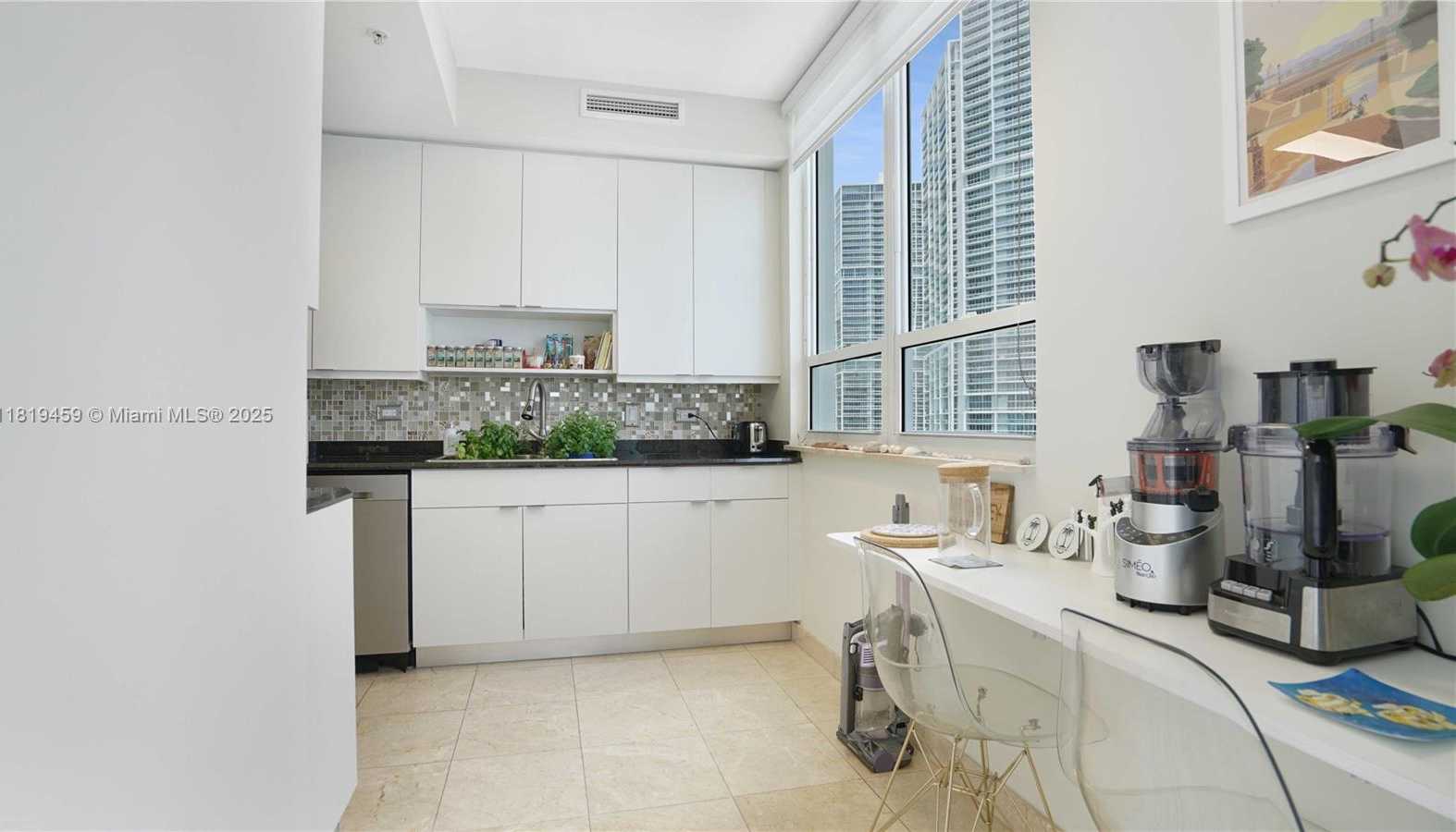 Small Image of 801 BRICKELL KEY BLVD #2210, Miami Number 31