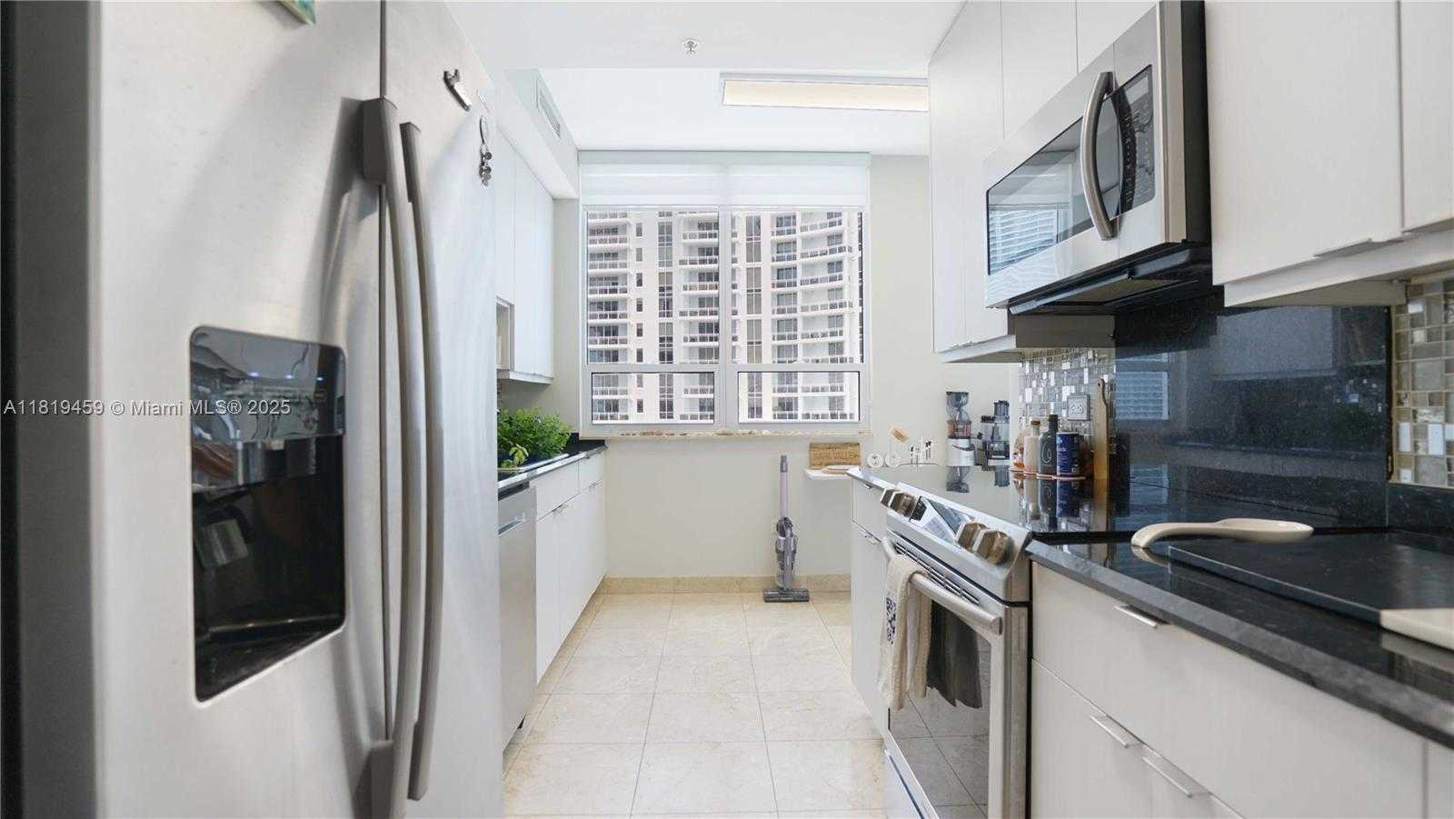 Small Image of 801 BRICKELL KEY BLVD #2210, Miami Number 34