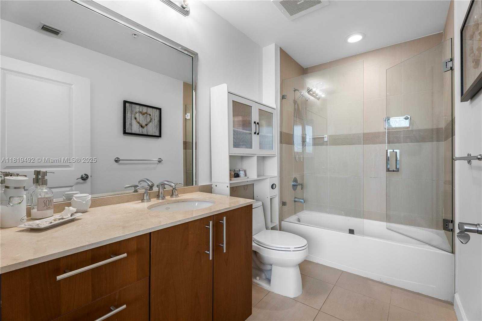 Small Image of 1945 SOUTH OCEAN DR #2209, Hallandale Beach Number 15