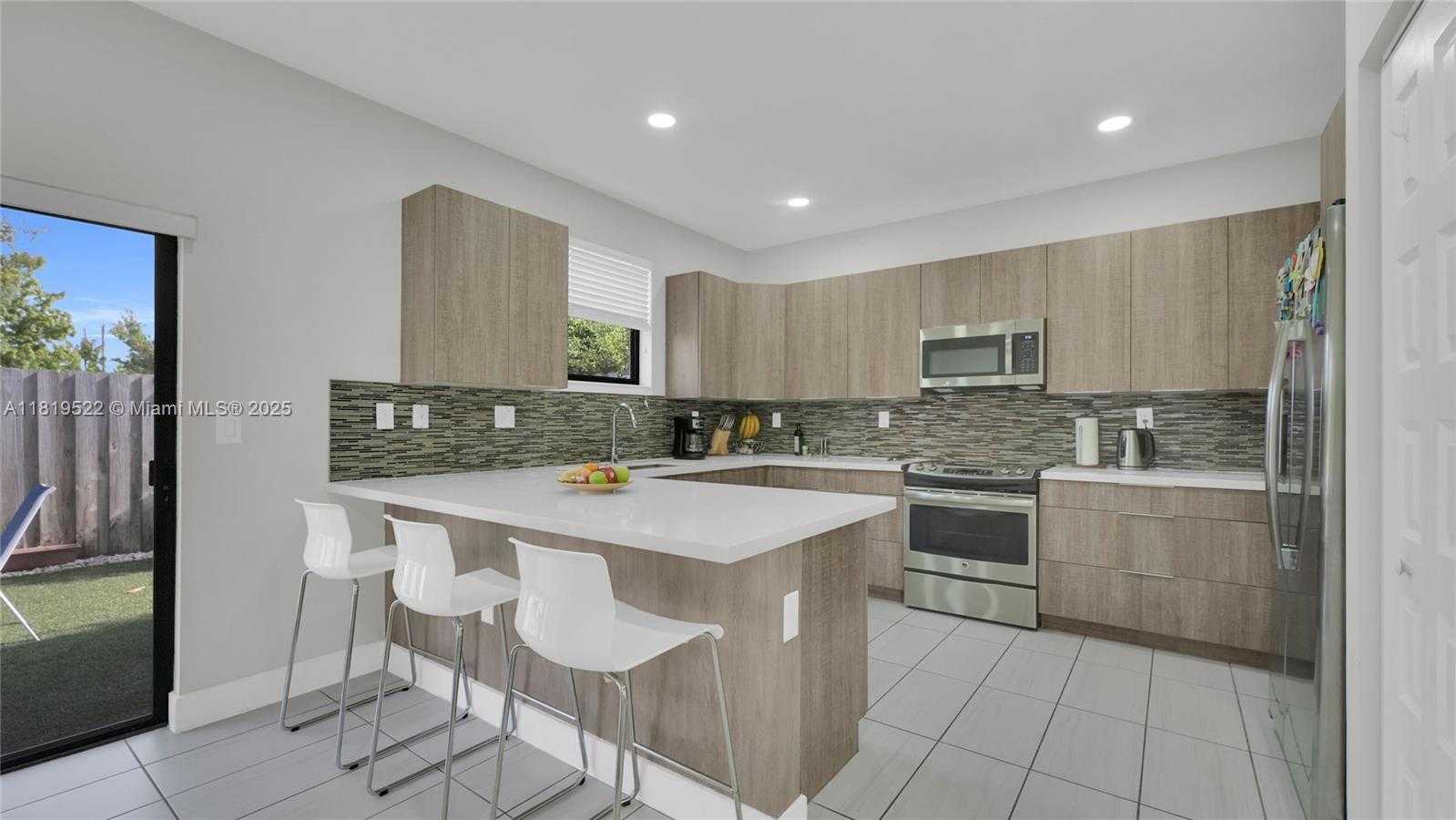 Small Image of 10380 NORTH WEST 88TH TER, Doral Number 13