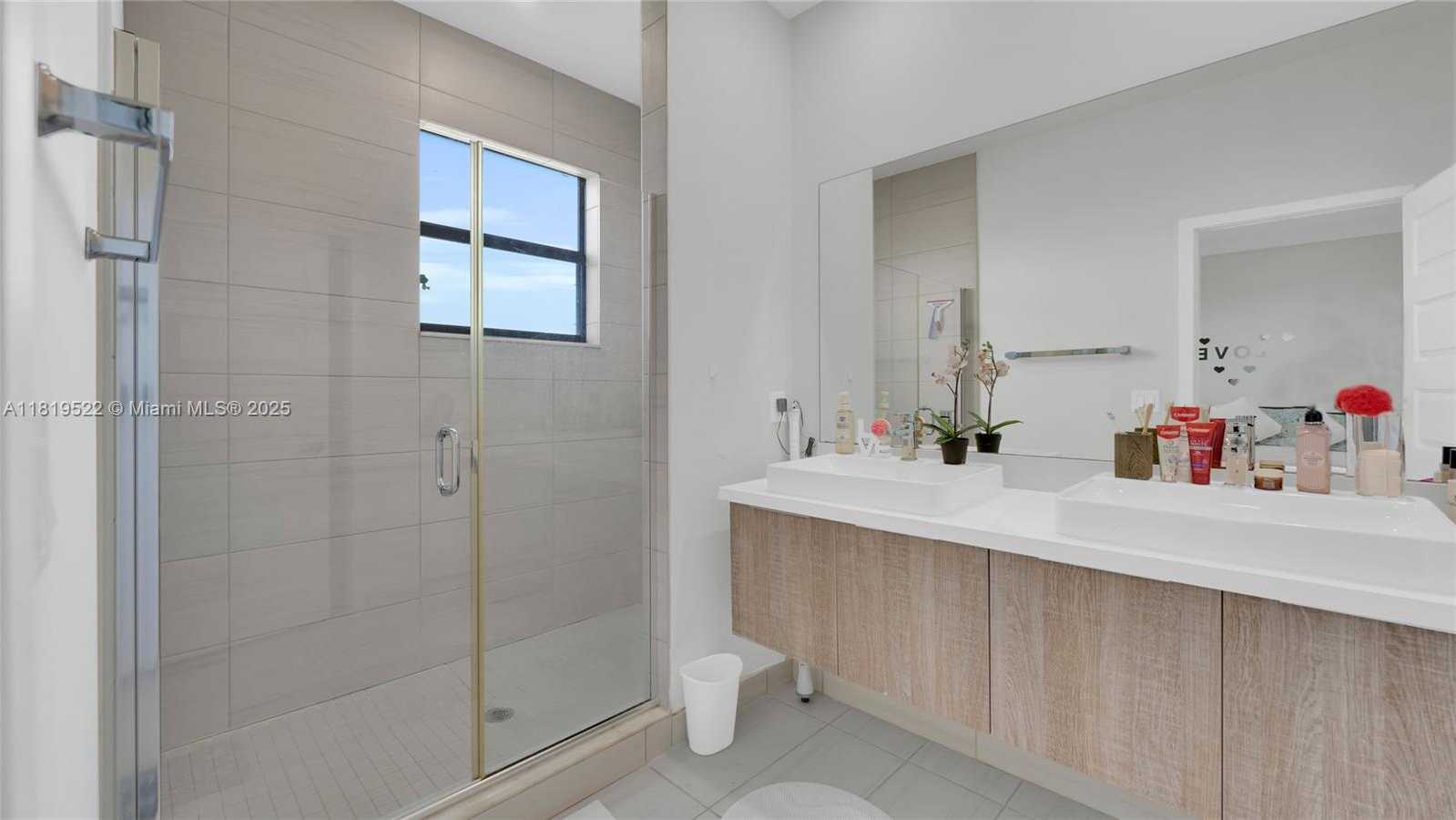 Small Image of 10380 NORTH WEST 88TH TER, Doral Number 24