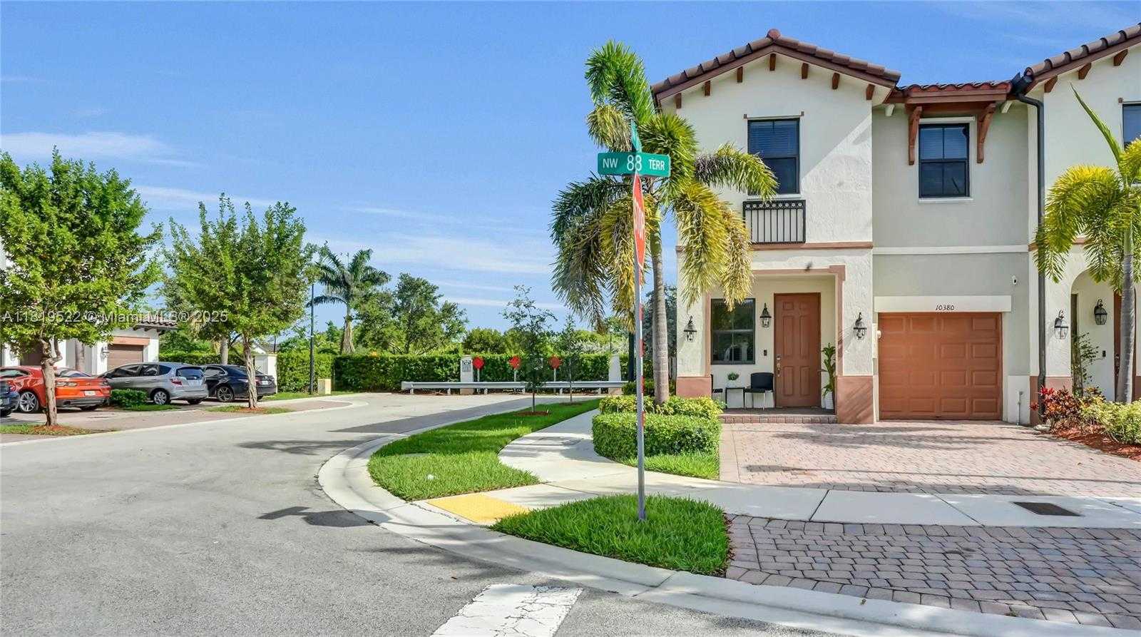 Small Image of 10380 NORTH WEST 88TH TER, Doral Number 3