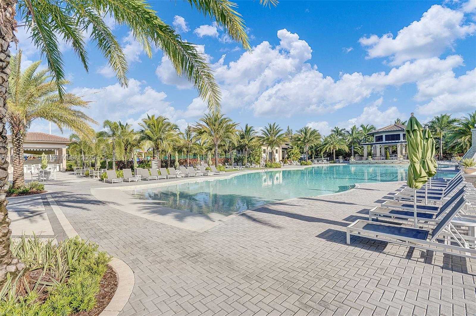 Small Image of 10380 NORTH WEST 88TH TER, Doral Number 34