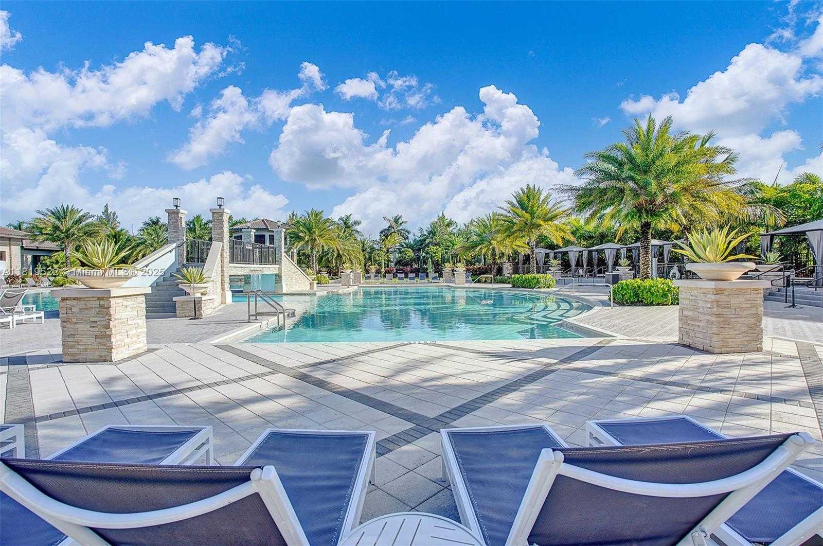 Small Image of 10380 NORTH WEST 88TH TER, Doral Number 35