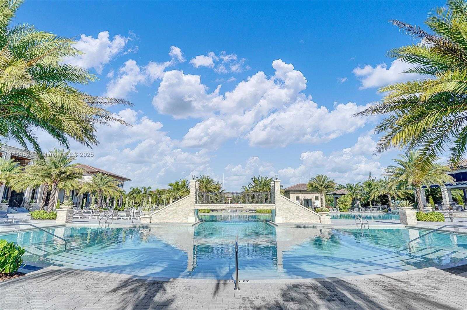 Small Image of 10380 NORTH WEST 88TH TER, Doral Number 36