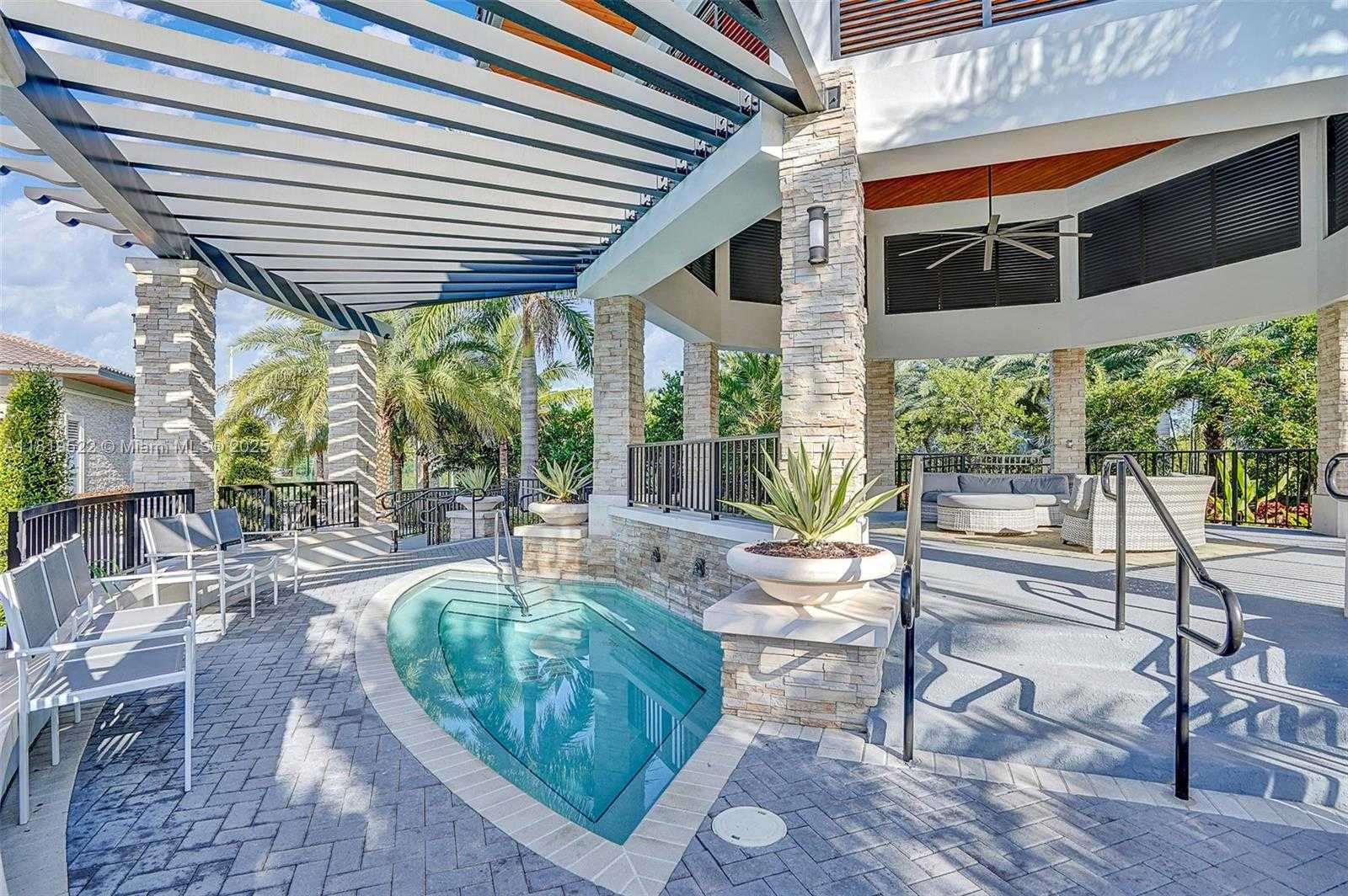 Small Image of 10380 NORTH WEST 88TH TER, Doral Number 37