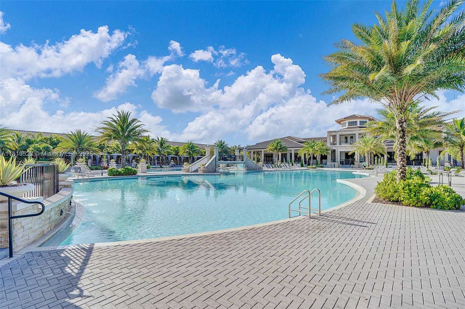 Small Image of 10380 NORTH WEST 88TH TER, Doral Number 38