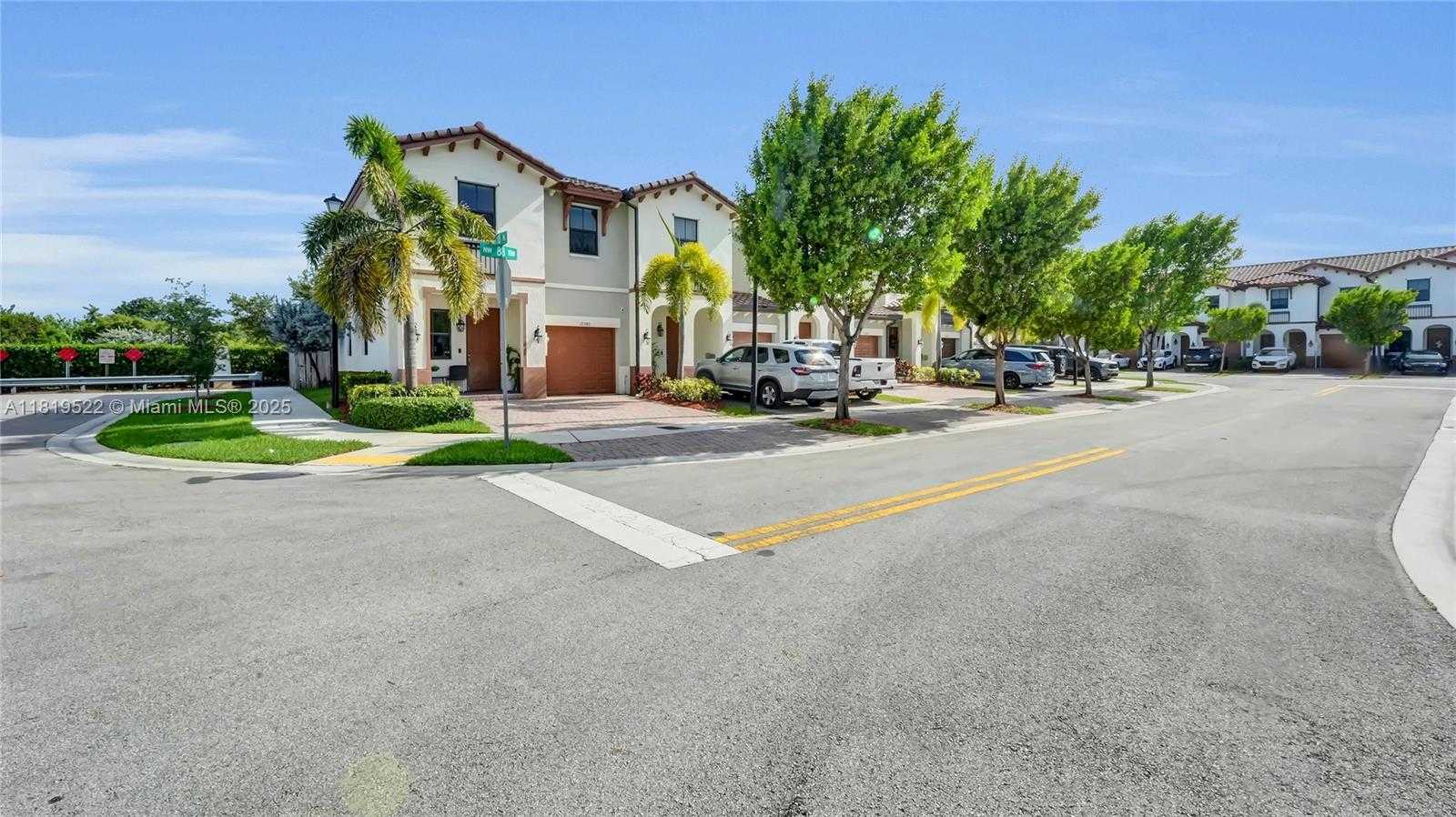 Small Image of 10380 NORTH WEST 88TH TER, Doral Number 4