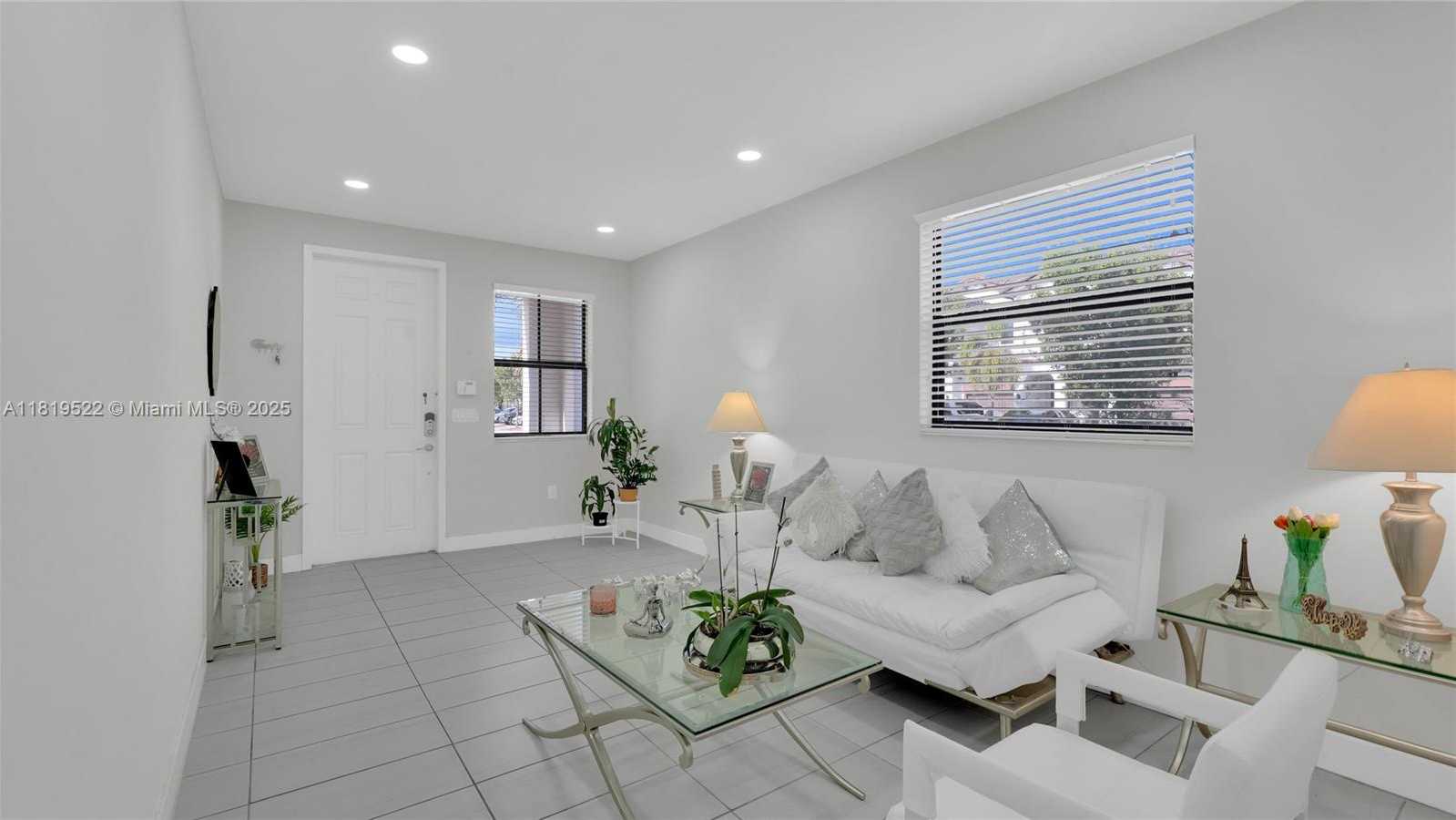 Small Image of 10380 NORTH WEST 88TH TER, Doral Number 5