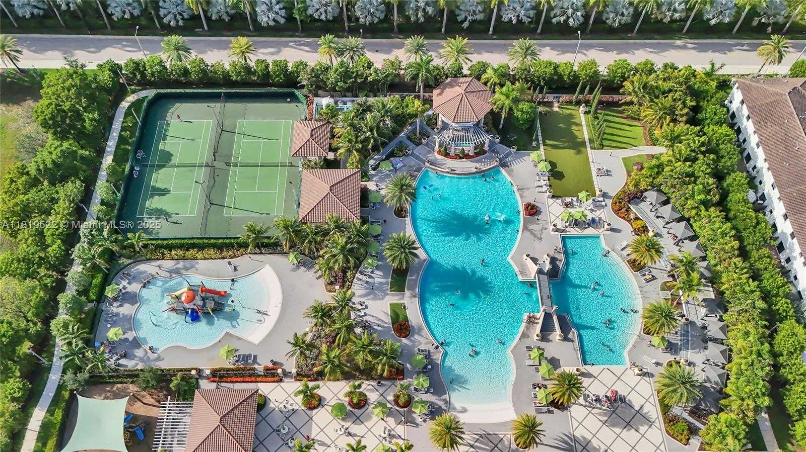 Small Image of 10380 NORTH WEST 88TH TER, Doral Number 52