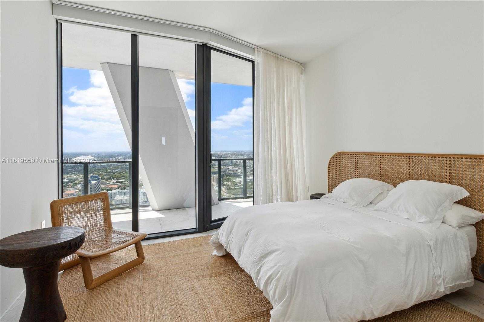 Small Image of 1000 BISCAYNE BLVD #4401, Miami Number 17