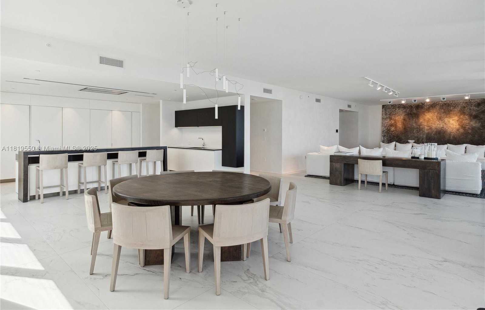Small Image of 1000 BISCAYNE BLVD #4401, Miami Number 7