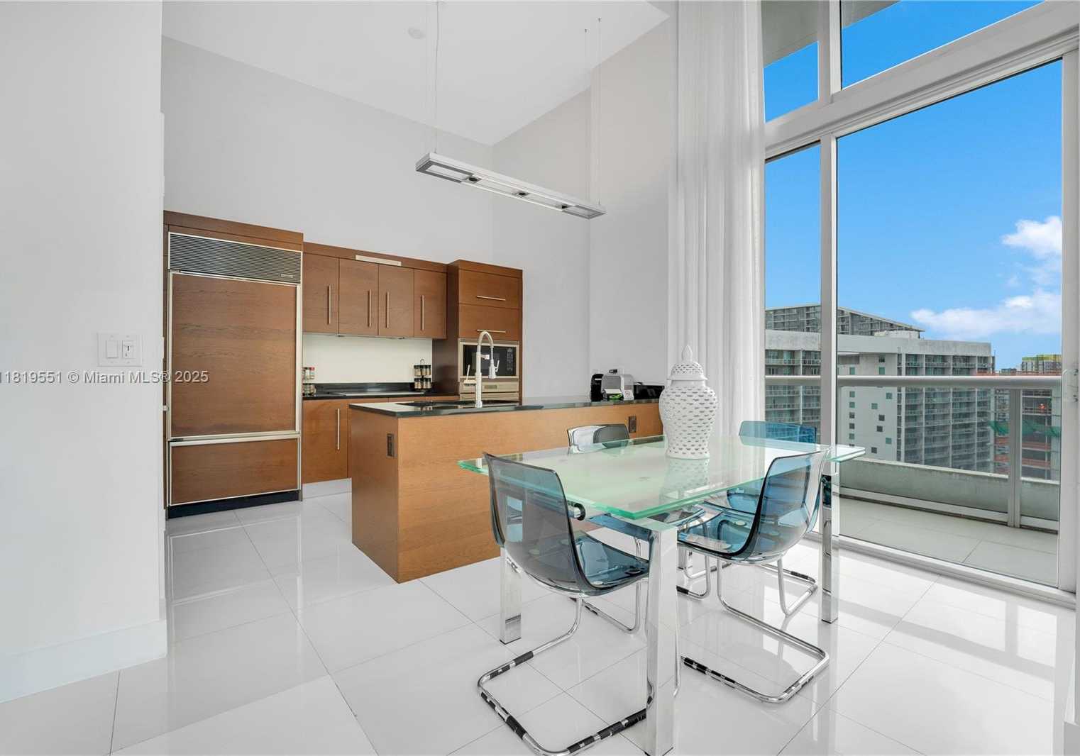 Small Image of 485 BRICKELL AVE #4004, Miami Number 10