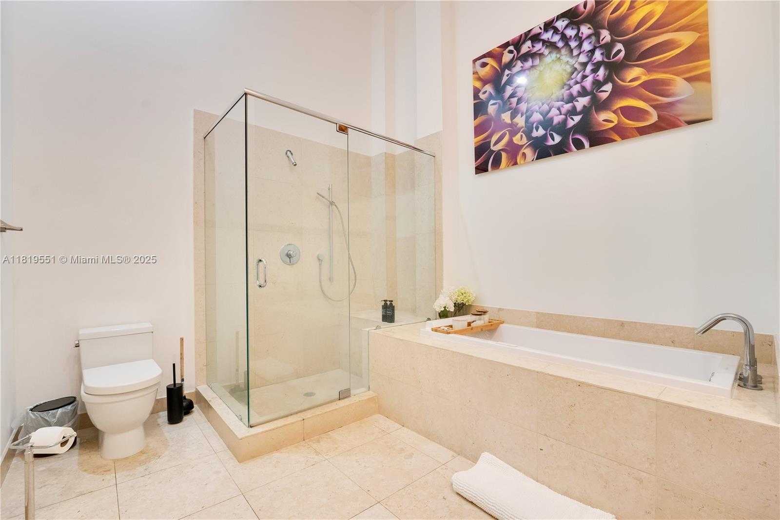 Small Image of 485 BRICKELL AVE #4004, Miami Number 14