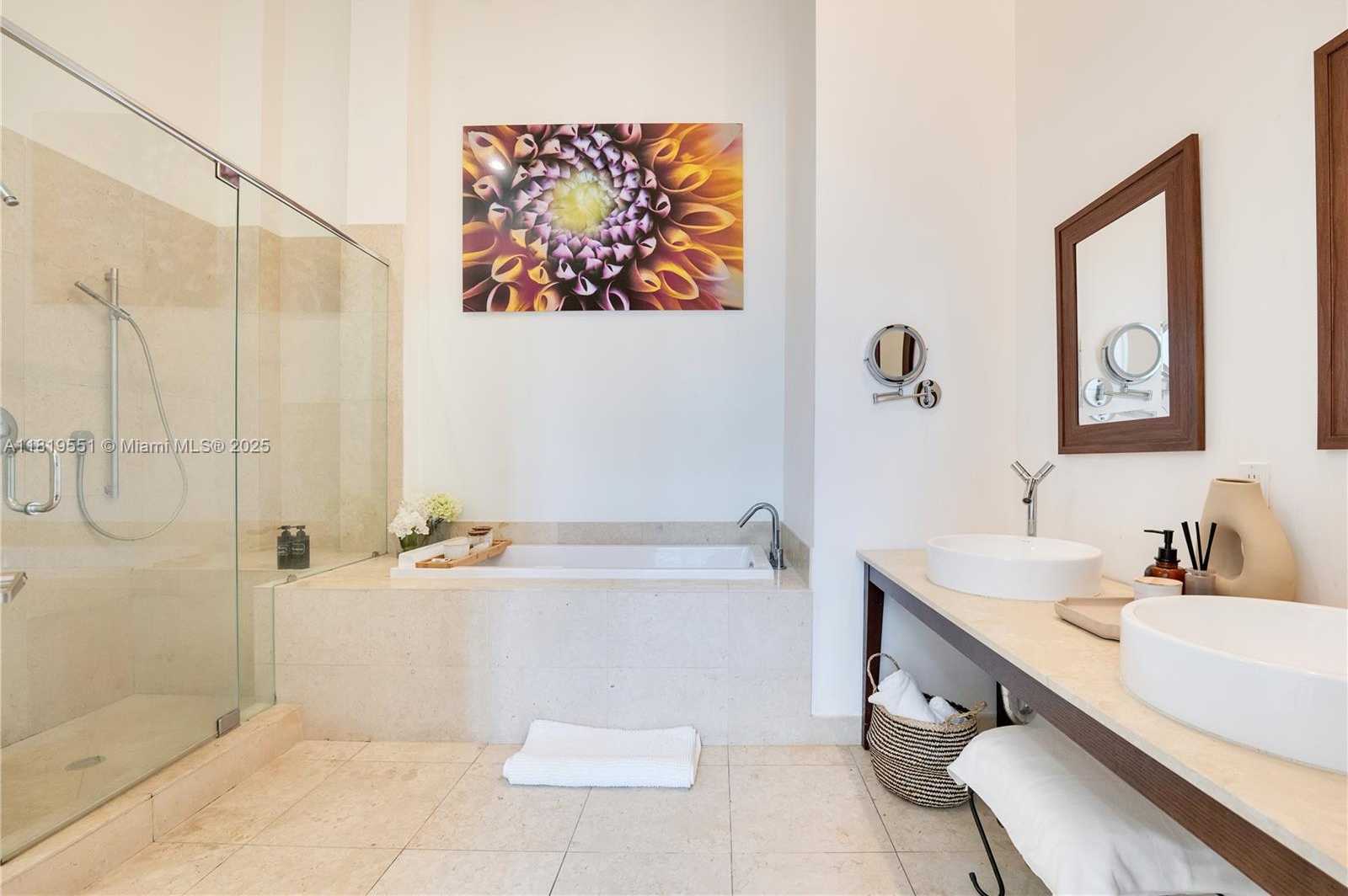 Small Image of 485 BRICKELL AVE #4004, Miami Number 15
