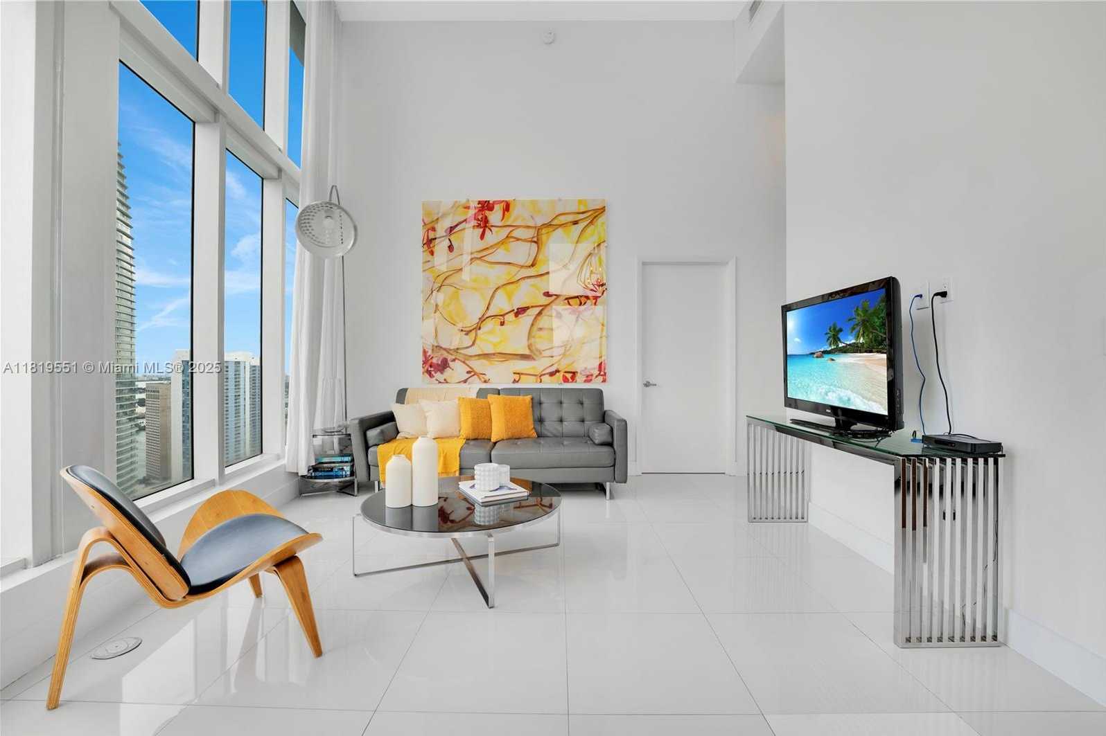 Small Image of 485 BRICKELL AVE #4004, Miami Number 2