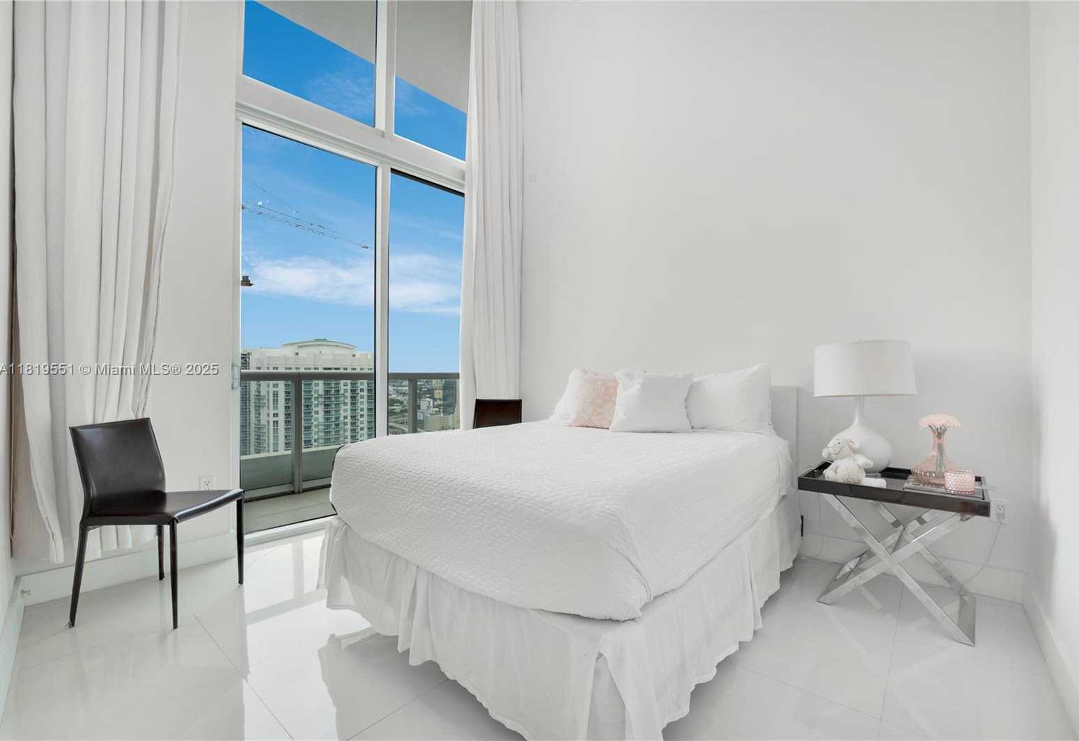 Small Image of 485 BRICKELL AVE #4004, Miami Number 20