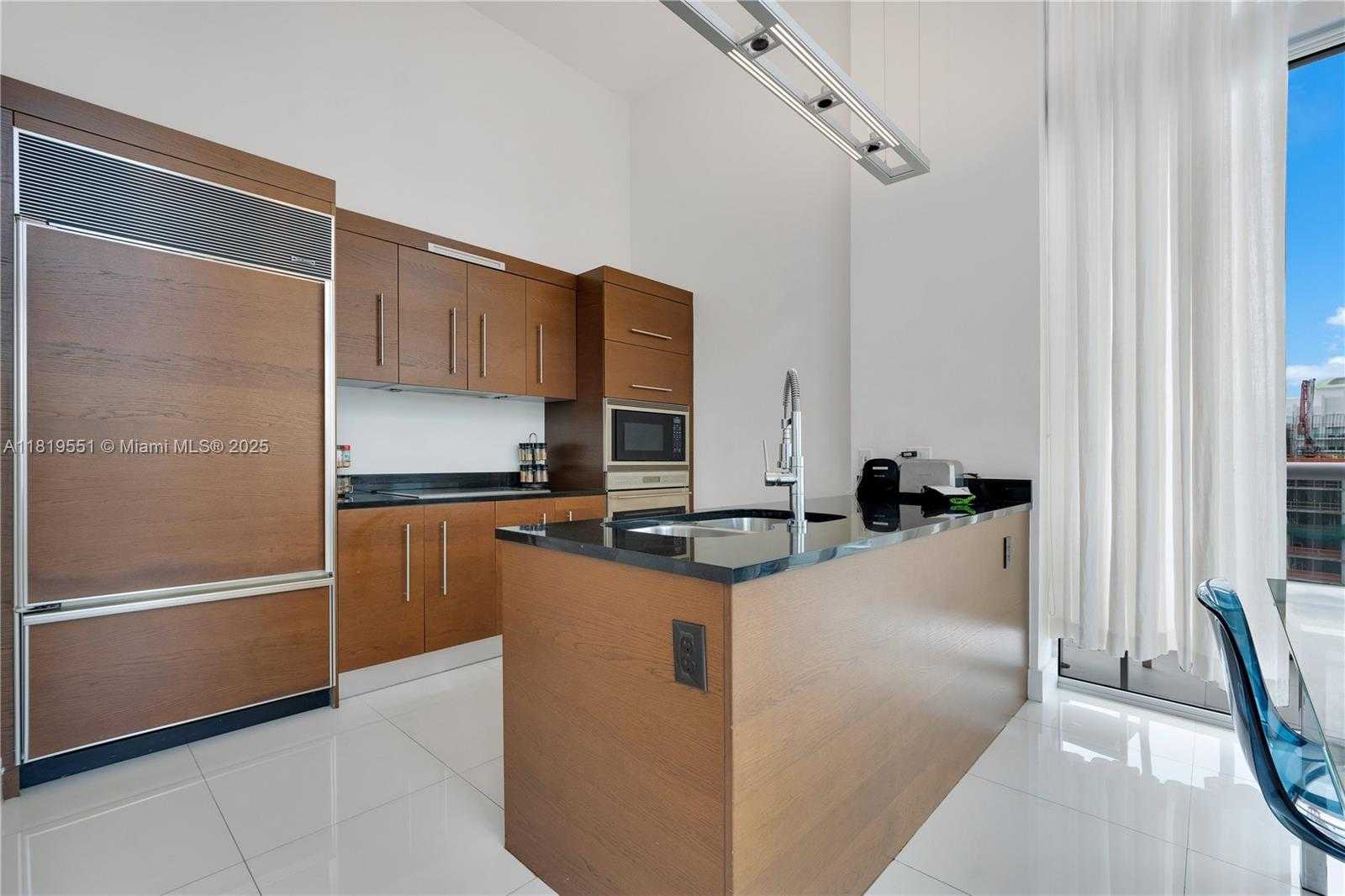 Small Image of 485 BRICKELL AVE #4004, Miami Number 9