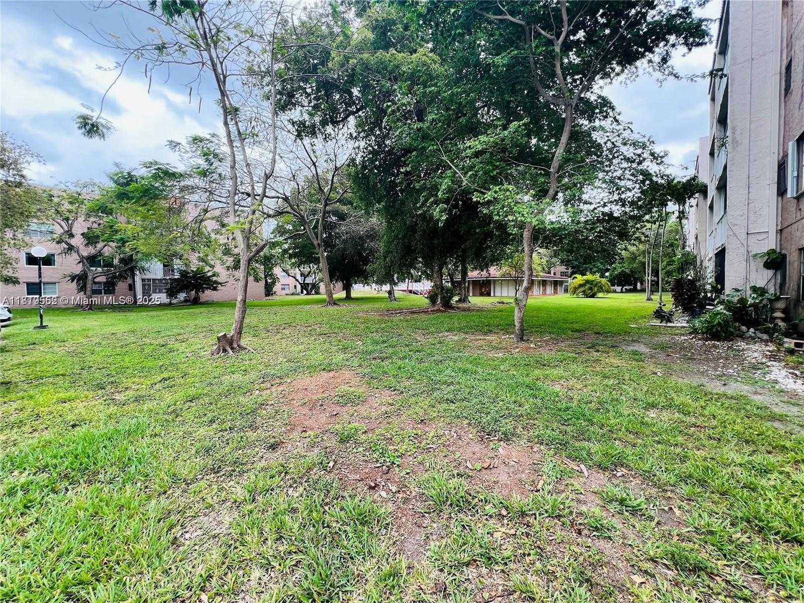Small Image of 8511 NORTH WEST 8TH ST #103, Miami Number 19