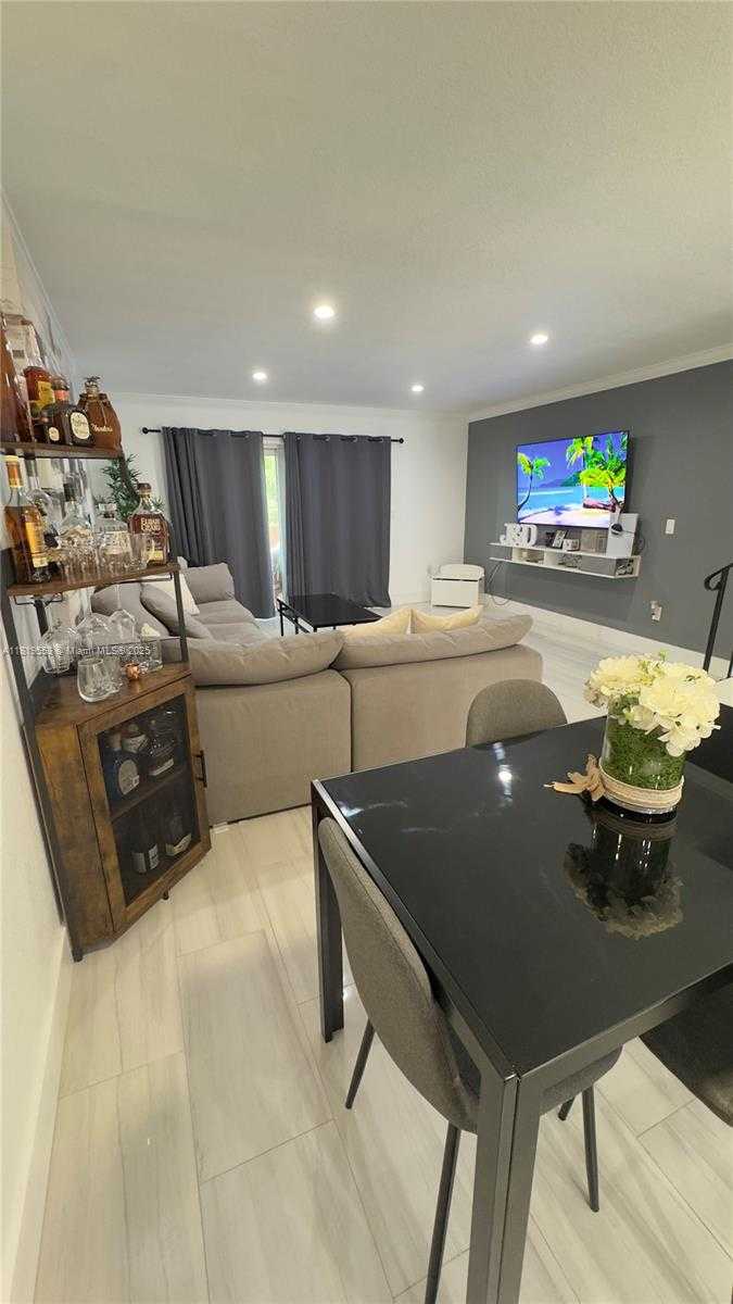 Small Image of 9956 SOUTH WEST 88TH ST #128-1, Miami Number 5