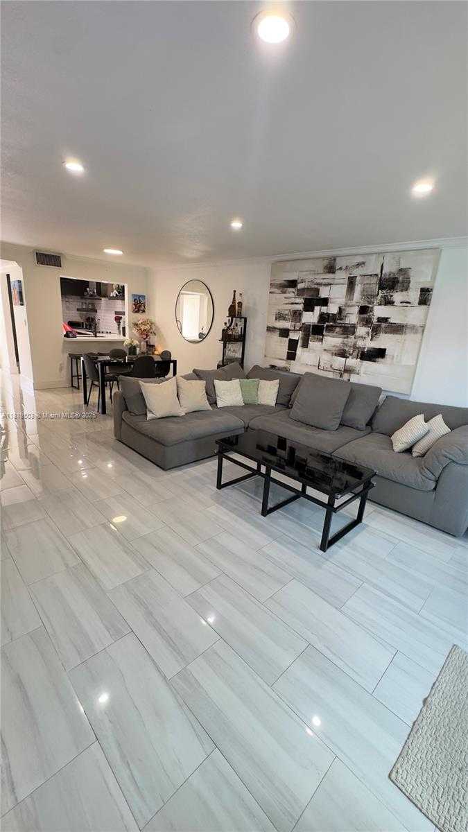 Small Image of 9956 SOUTH WEST 88TH ST #128-1, Miami Number 6
