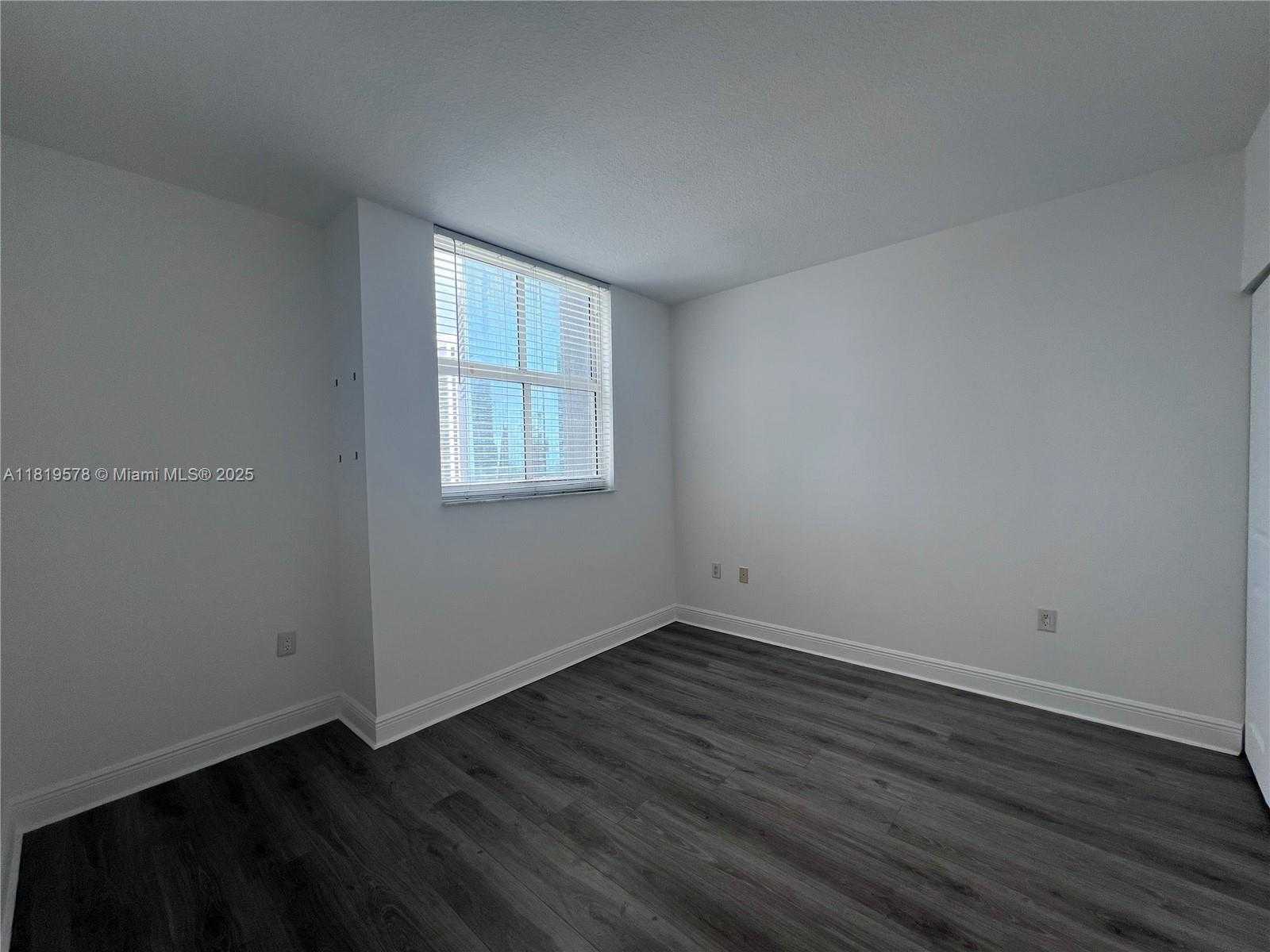 Small Image of 1250 SOUTH MIAMI AVE #2104, Miami Number 13