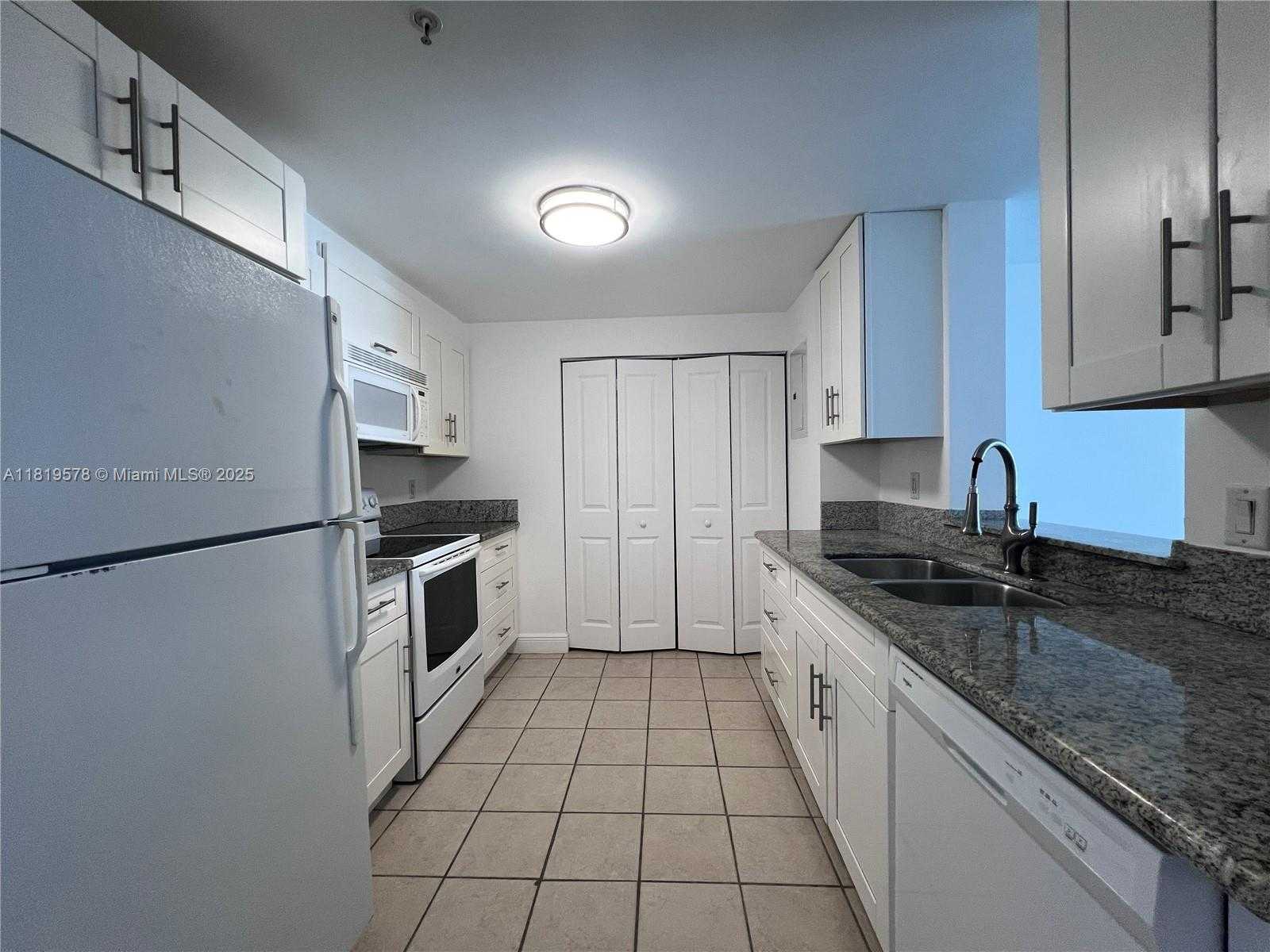 Small Image of 1250 SOUTH MIAMI AVE #2104, Miami Number 4