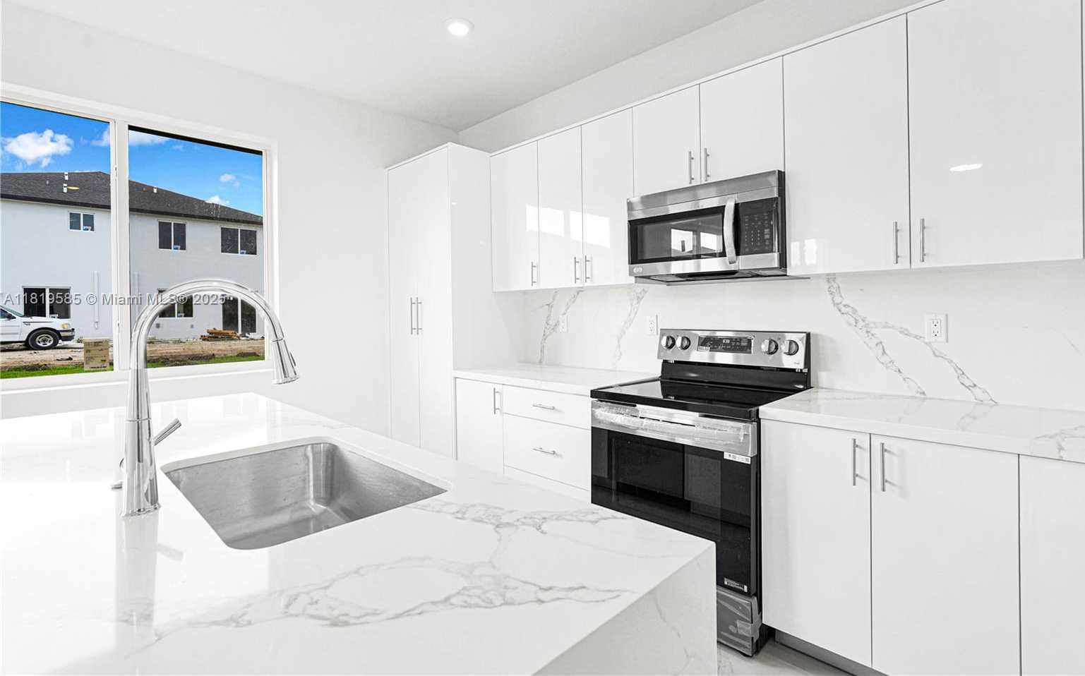 Small Image of 19446 SOUTH WEST 296 ST #A, Homestead Number 5