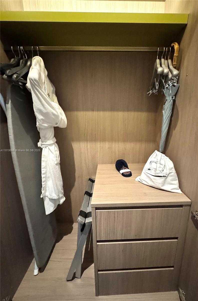 Small Image of 801 SOUTH MIAMI AVE #209, Miami Number 5