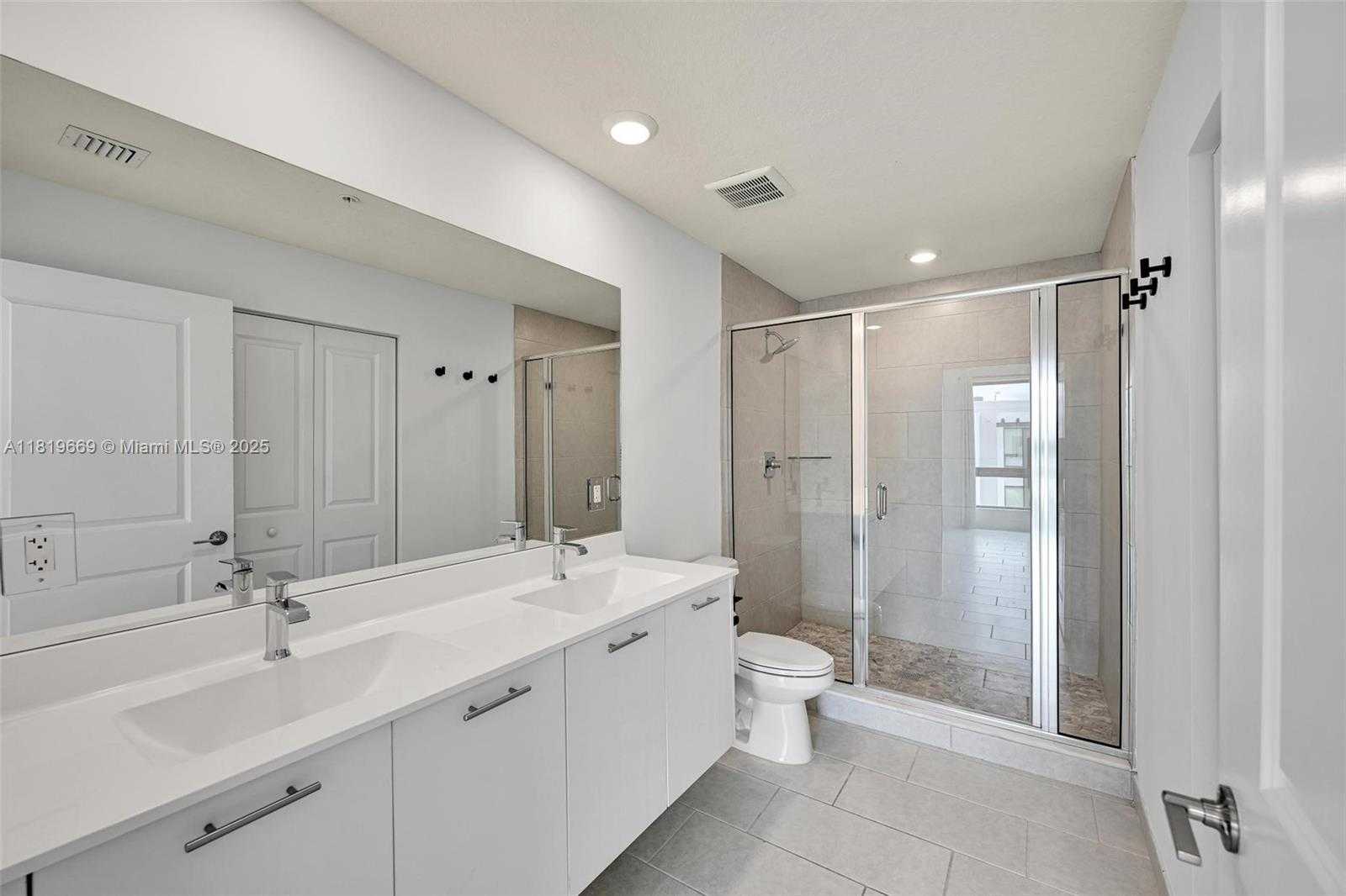 Small Image of 8167 NORTH WEST 41ST ST #E-406, Doral Number 11