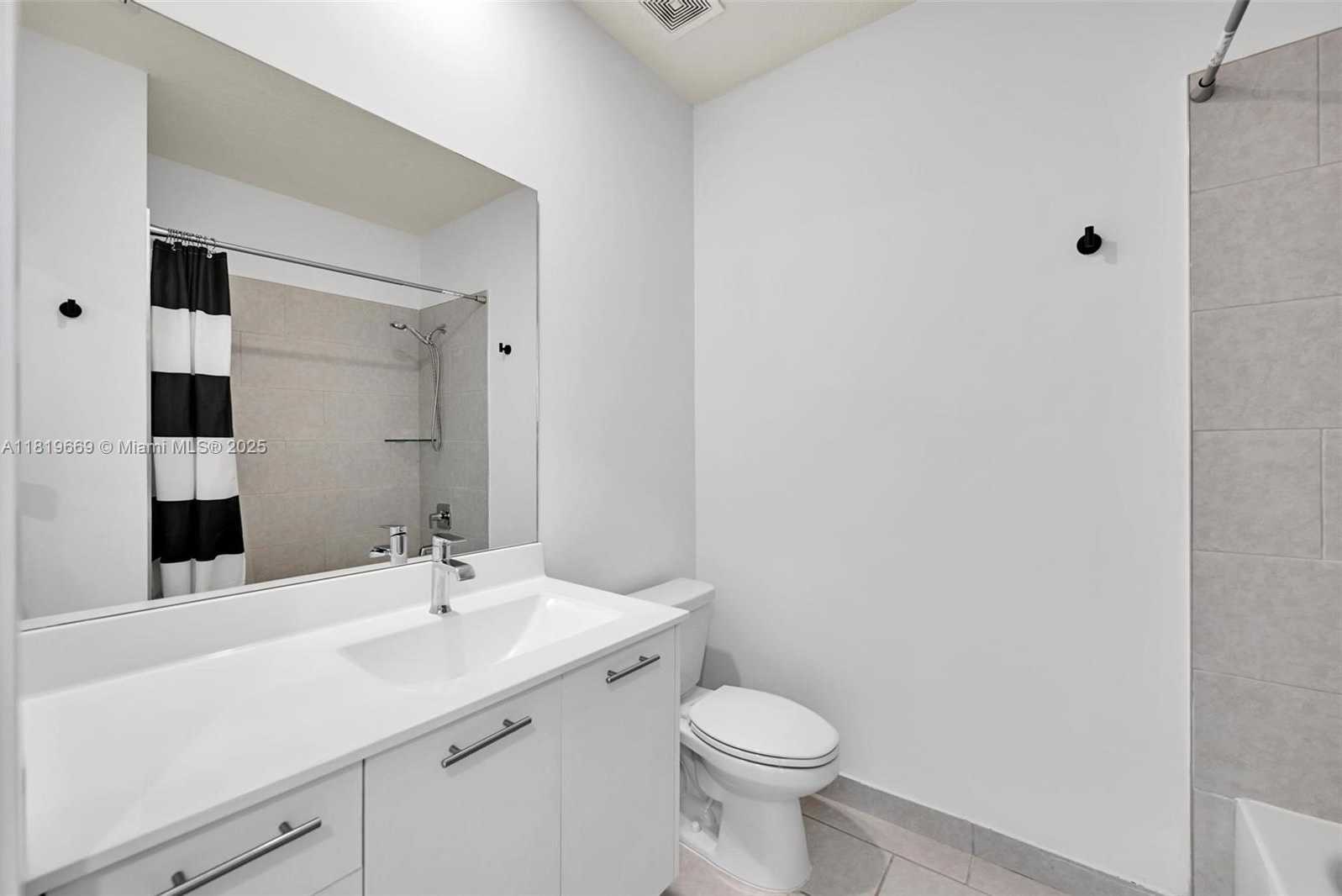 Small Image of 8167 NORTH WEST 41ST ST #E-406, Doral Number 13