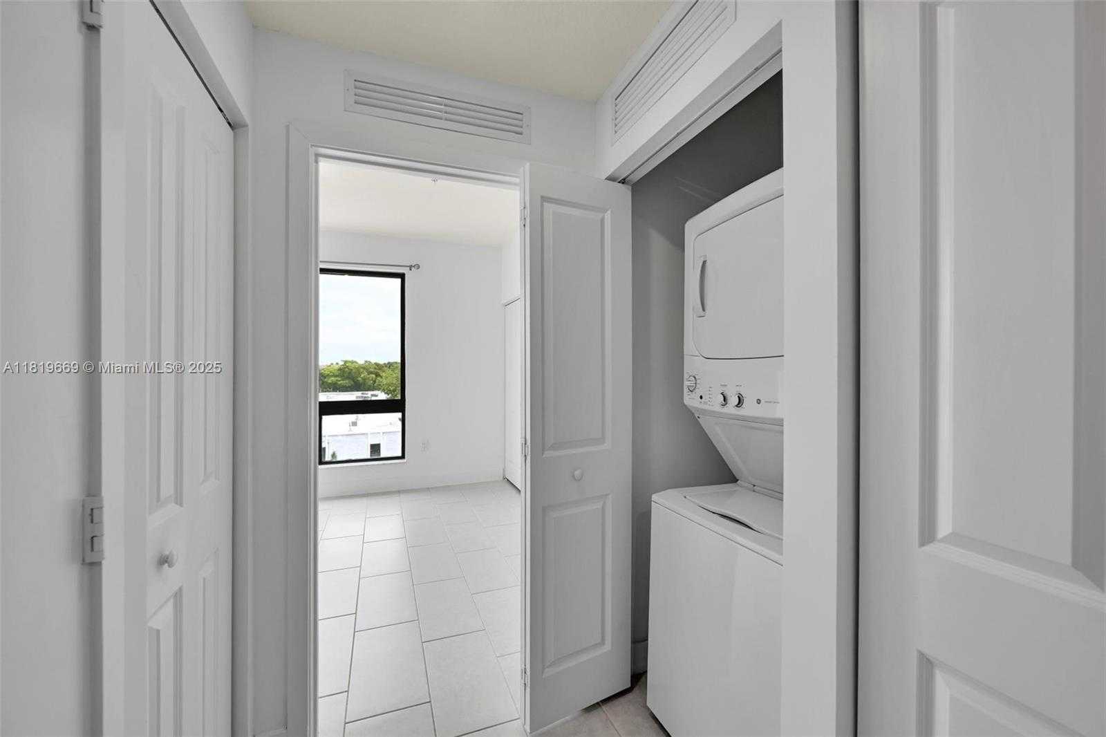 Small Image of 8167 NORTH WEST 41ST ST #E-406, Doral Number 15