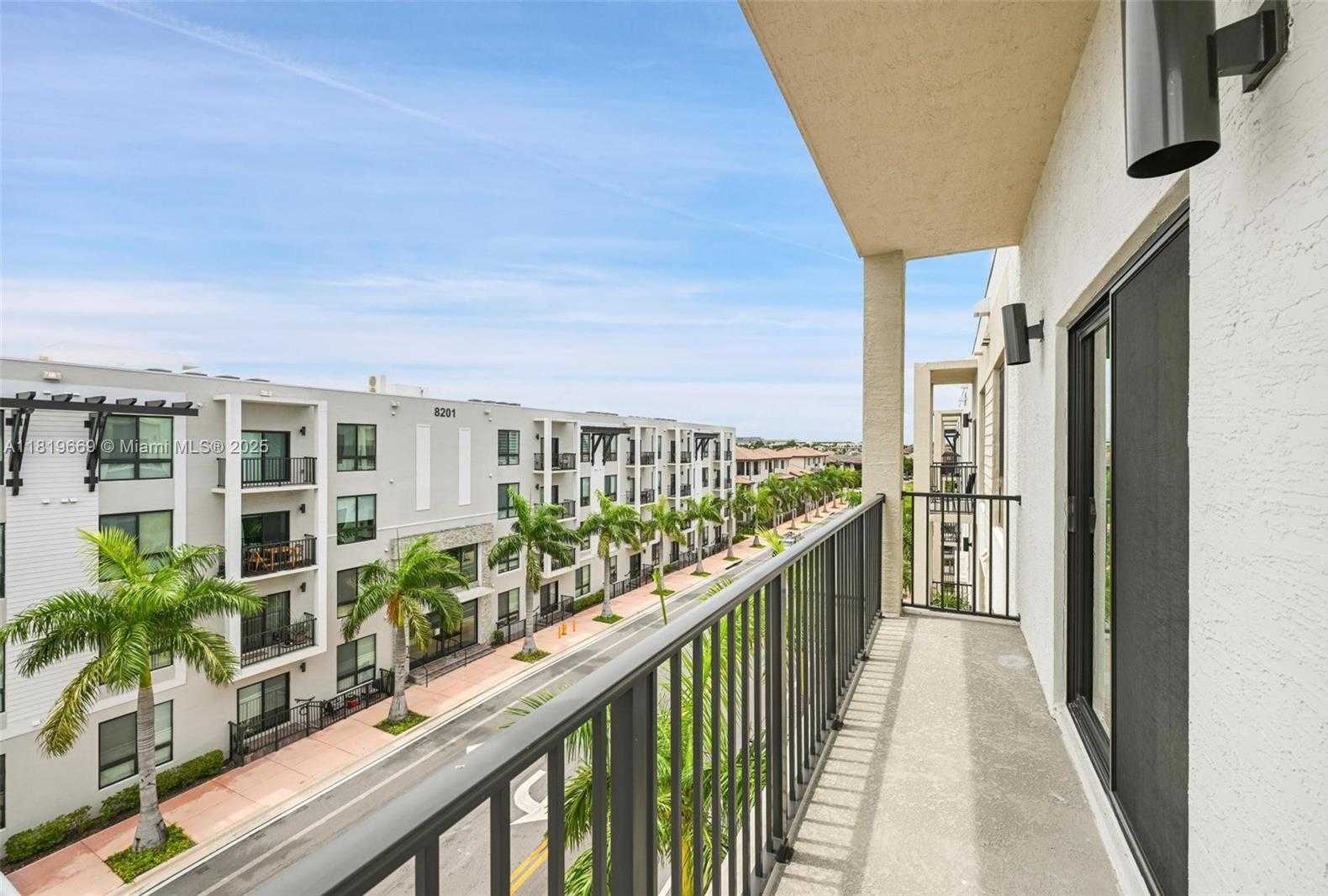 Small Image of 8167 NORTH WEST 41ST ST #E-406, Doral Number 17